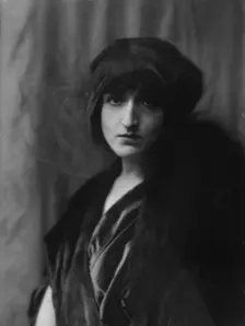 Yorska, Mme., portrait photograph, 1913. Creator: Arnold Genthe