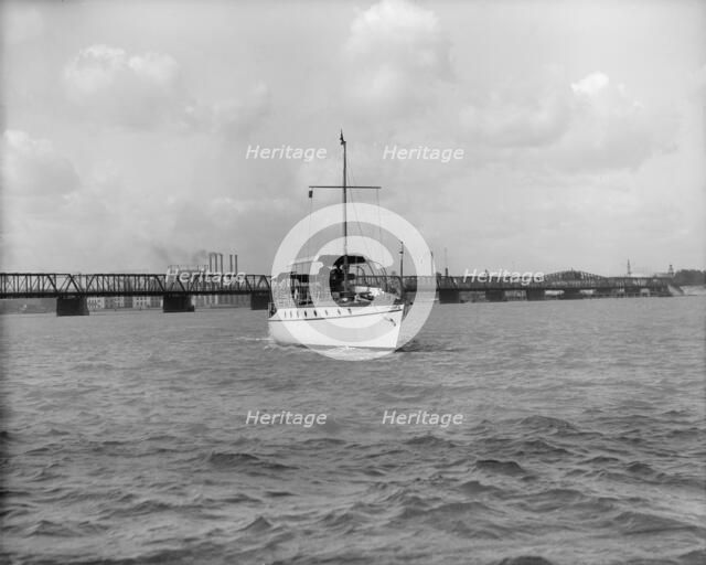 Yacht Althea, bow, between 1907 and 1915. Creator: Unknown.