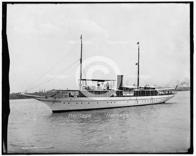 Yacht Halcyon, between 1905 and 1915. Creator: Unknown.