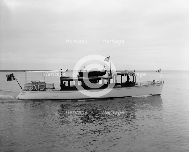 Yacht Rainbow, St. Clair Flats, Mich., between 1907 and 1915. Creator: Unknown.