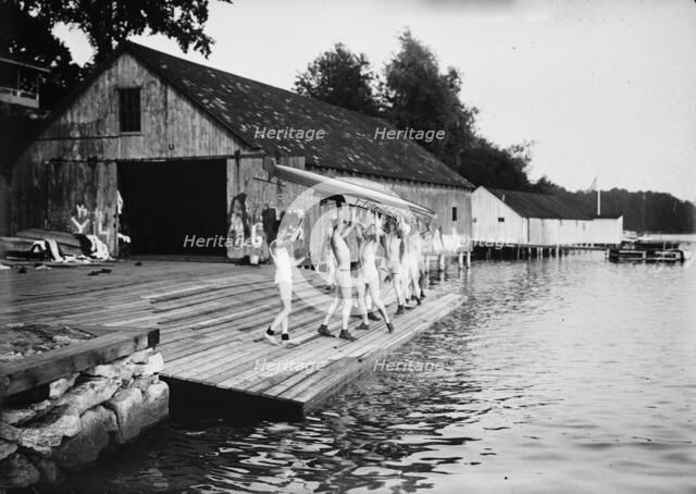 Yale Varsity 8, between c1910 and c1915. Creator: Bain News Service.