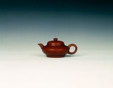 Yixing stoneware teapot, with mark of Hui Yigong, Qing dynasty, China, 18th century. Artist: Hui Yigong