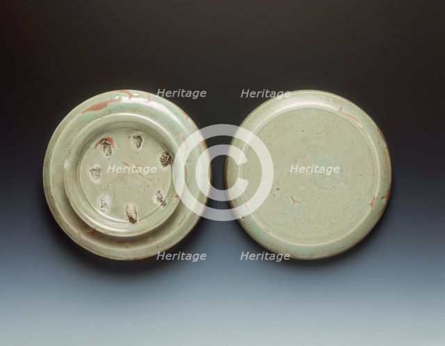 Yue celadon covered box, Five Dynasties-early Northern Song dynasty, China, 10th century. Artist: Unknown