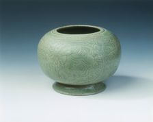 Yue celadon jar with mandarin ducks in lotus medallions, late Tang dynasty, China, 9th-10th century