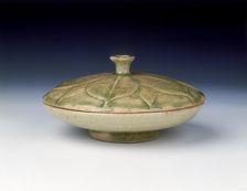 Yue stoneware covered dish with lotus pattern, Southern Dynasties period, China, 6th century