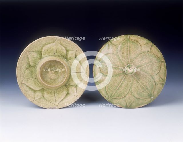 Yue stoneware covered dish with lotus pattern, Southern Dynasties period, China, 6th century. Artist: Unknown