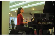 Zoe Rahman, RFH Foyer, 2004. Artist: Brian O'Connor