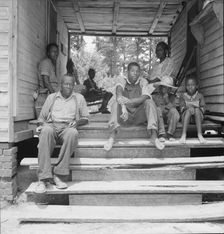 Zollie Lyon, Negro sharecropper, home from the field for dinner..., Wake County, North Carolina, 193 Creator: Dorothea Lange