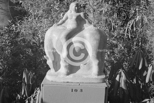 Zorach sculpture show, ca. 1922. Creator: Arnold Genthe.