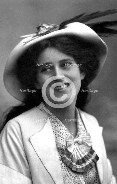 Zena Dare (1887-1975)), English actress, 1908.Artist: Foulsham and Banfield