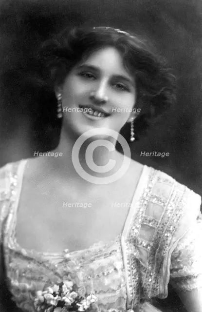 Zena Dare (1887-1975)), English actress, 1908.Artist: Foulsham and Banfield