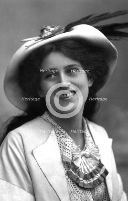 Zena Dare (1887-1975)), English actress, 1908.Artist: Foulsham and Banfield